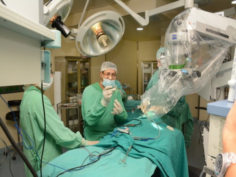 ATU-nun Tədris Cərrahiyyə Klinikasında 3 yaşlı uşağın üzərində “koxlear implantasiya” əməliyyatı aparılıb